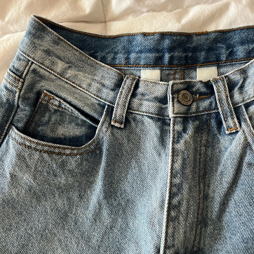 Brandy Melville Light Wash Jeans